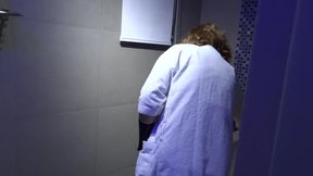 After fucking my lover in the motel, I'm going to pee