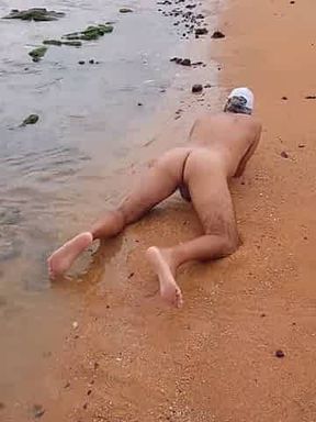 Ladysilva crossdress pelada na praia que bunda gostosa