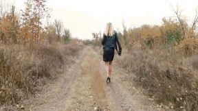 Lost shoes in the field MP4(1280x720)FHD