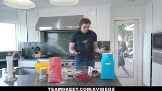 Slim Fuckdoll (Madi Collins) Gets Lifted And Boned Into Sex