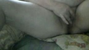 Anonymous BBW whore rubs her phat poontang on webcam