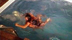 salvei a vida do anao ator que estava se afogando na piscina e ele me retribuiu com sexo.