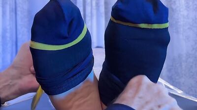 Hairy Dallas Experienced Feet Tickles While Wrapped