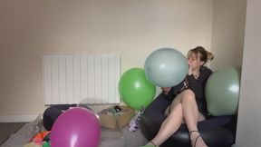 NON POP - Looning Around: Balloon play session