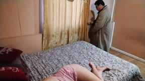 A carpenter fucked a very hot big ass BBW and didn&#039;t repair the room.