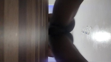 Dando para o macho no hotel.
