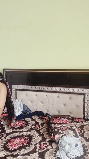 Desi Girl Aaj Ghodi Banke Chudi Aur Apne Boobs and Chut Me Finger Dalwayi