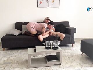 COMPAÑERA DE LA UNIVERSIDAD VIENE A MI CASA A ESTUDIAR Y TERMINO METIÉNDOLE MI GRAN VERGA EN SU COÑO