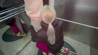 Dick Flash! An unknown sporty girl from the hotel gives me a blowjob in the public elevator