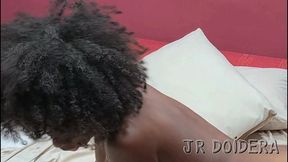 putaria com a novinha pretinha fodendo com dois machos mais velhos e ganhando gozada na cara - lorena green