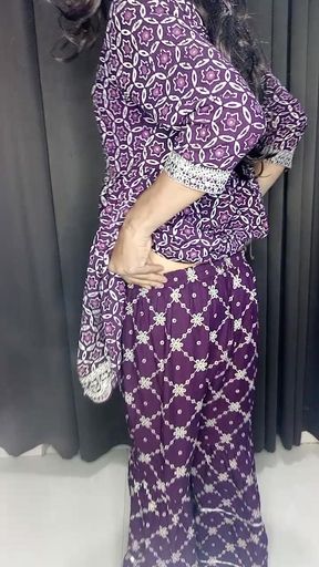 Indian bhabhi alone at home using vibrator