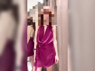 Rubbing my snatch in a fitting room