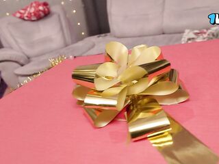 This Oriental doxy will remember this Christmas for the rest of her life