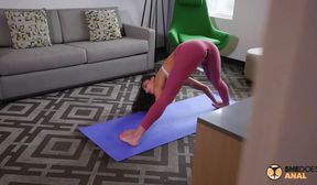 Emily Willis Tight Yoga Pants Anal Fuck With Emily Willis