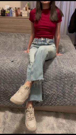 VIDEO #13 – IMPAZZISCI SUI MIEI PIEDI SUDATI 👣 (JOI)