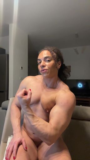 Assy onlyfan shows off her tits
