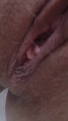 Memorable moment from &quot;Tutorial on how to shave my stinky vagina&quot;