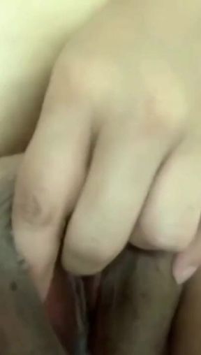 WildEnglishBBW rubbing spreading fingering my fat pink pussy in bathtub