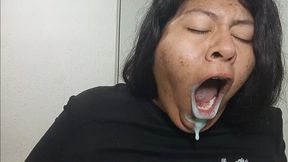 Morning Routine: Toothpaste, Foam & Yawns