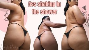 Ass shaking in the shower
