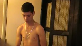 ptit latino me suce dans les rues de pariscest bon de se fait sucer dans les ...