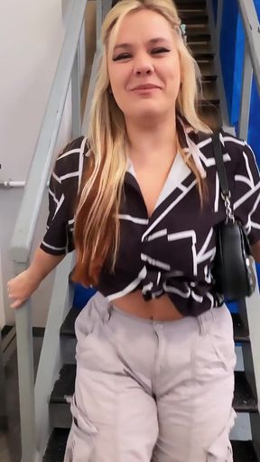 Fuck and Facial During Working Hours