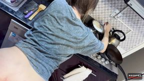 The flatmate-girl doesn&#039;t mind periodic fucking in the kitchen and gets cum in her mouth and on her pigtails