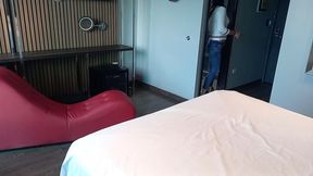 me culeo a madre soltera que conoci por internet y quedamos en vernos en un hotel a cambio de una ayuda economica.
