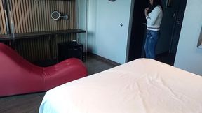 me culeo a madre soltera que conoci por internet y quedamos en vernos en un hotel a cambio de una ayuda economica.