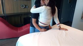 me culeo a madre soltera que conoci por internet y quedamos en vernos en un hotel a cambio de una ayuda economica.