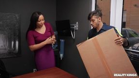 Sensual fuck delivery for Adriana Maya