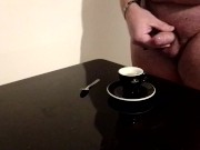 Un café au sperme un vrai délice.