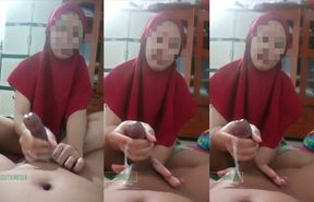 Cheating with Friend Wife Hijab Until Cumshoot