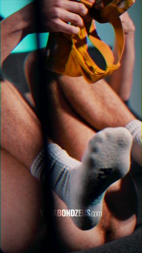 Playful Kiwi Hung Twink in His Solo Session