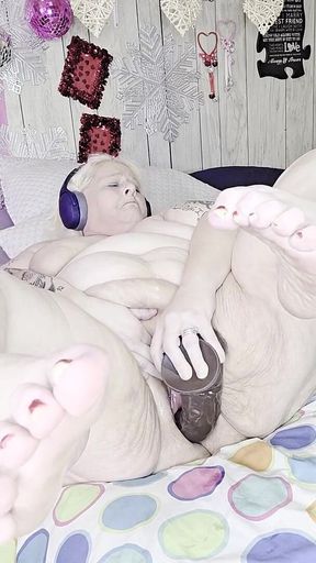 So Much Time on Her Hands Shes Fucking Her Pussy Glands