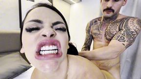 paolla hotwife fode gostoso com carioca safado. a puta casada nao perde a oportunidade de se satisfazer com uma pica dura. e o marido dela, sempre sentindo o cheiro do chifre ao vivo