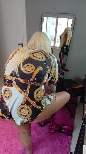 Tiny Dress & Lots of Oil: 23 Minutes Leading to the Perfect Finish