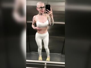 bald slut squirting orgasm in public elevator