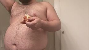 Bearbellybara Eats a Croissant Sandwich