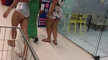 Aprontando em público na praia grande quem vai me dar o cu