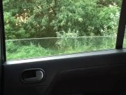 Самоотсос в машине перед женщиной