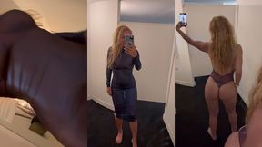 puis direction un grand sexshop sur pigalle pour essayer differentes tenues ...