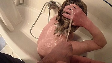He Pee on My Head Durring Washed My Blond Hair