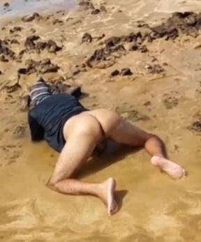 Ladysilva let&#039;s do hot anal im on the beach