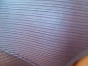 encuentro una tanga usada en el taxi que me trajo a casa y huele a concha de puta