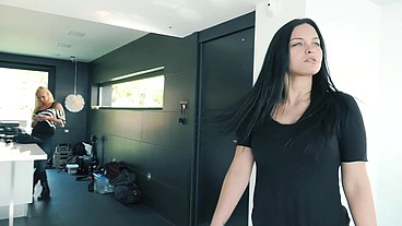 Too hot to work out - Villa of Sins scene 2