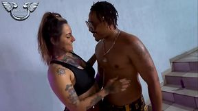 Meu amigo me apresentou sua vizinha safada - acabei chupando a buceta dela na frente dele