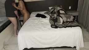 Meu amante me fudendo do lado do corno do meu marido enquanto ele dormir