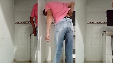 Pantalones orinados y múltiples organismos después de transmisión en vivo en Facebook