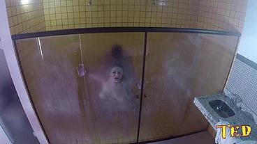 Casal flagrado no vestiario